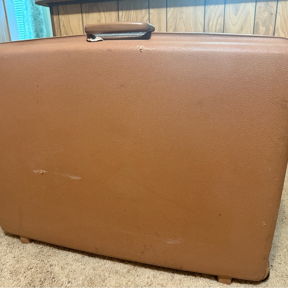 1970s Vintage Tan Samsonite Concord Hard Shell Suitcase 26x21x8 - Picture 4 of 10
